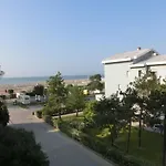 Flat With Terrace Near The Beach-beahost *