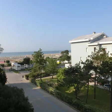 Flat With Terrace Near The Beach-beahost *