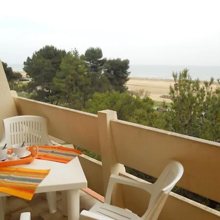 Flat With Terrace Near The - Beahost Apartmán *