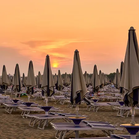 Flat With Terrace Near The Beach-beahost *