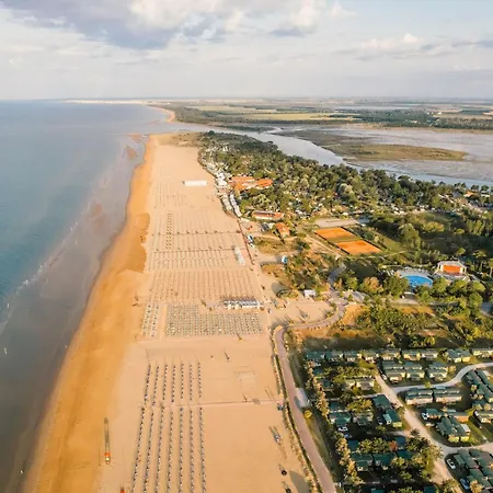 Flat With Terrace Near The - Beahost Apartmán Bibione