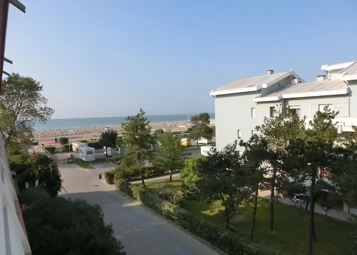 Flat With Terrace Near The Beach-beahost *