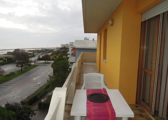 Flat With Terrace Near The Beach-beahost *