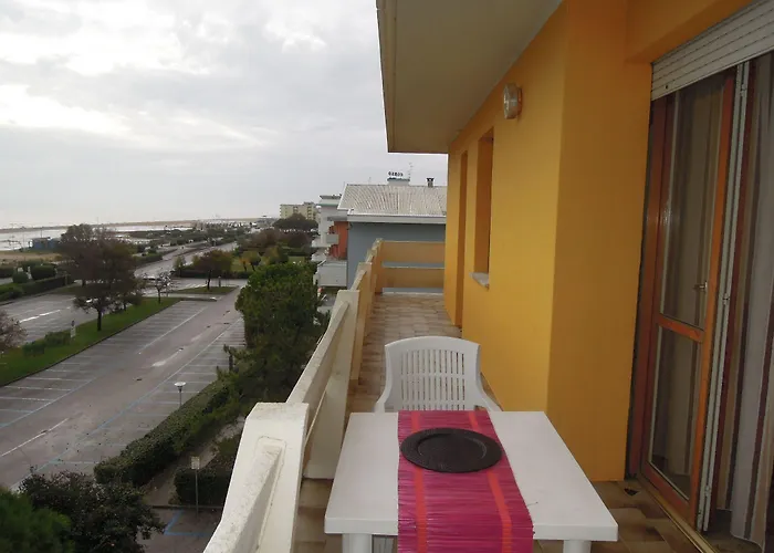 Flat With Terrace Near The Beach-beahost